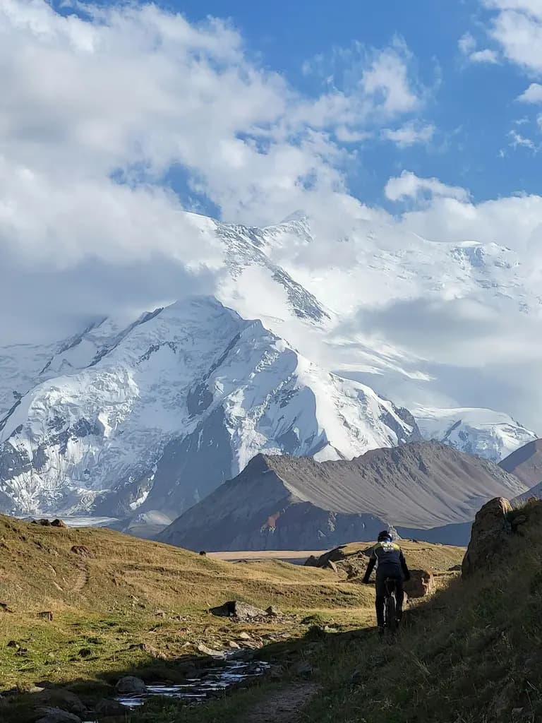 키르기스스탄과 미국, 투자 협력 강화 논의