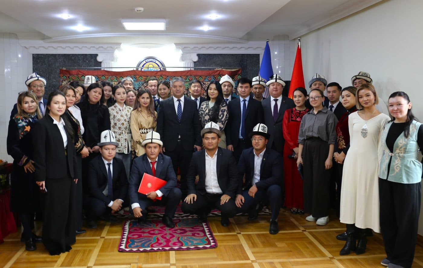 Эне тил – улук мурас!