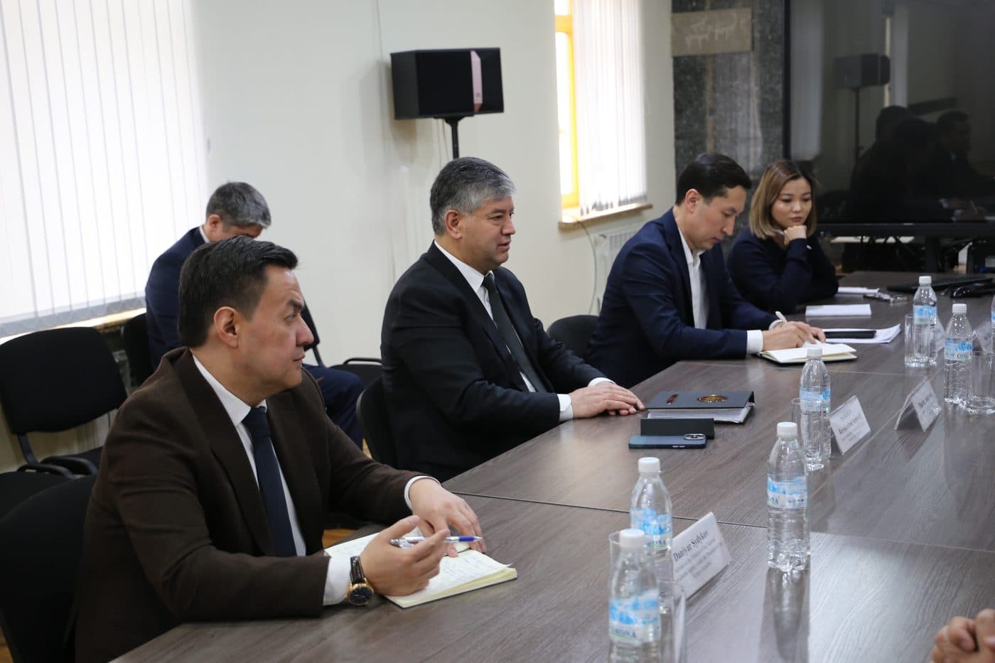 Глава Национального агентства по инвестициям при Президенте Кыргызской Республики провёл встречу с руководством компании Labro Investments и группы международных инвесторов.
