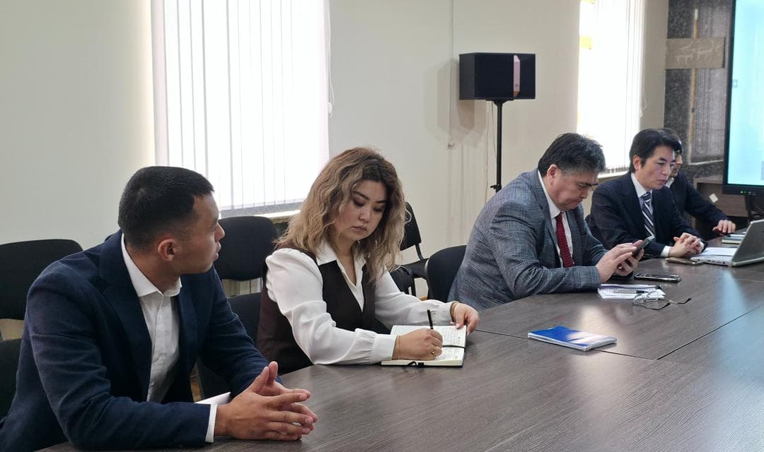 키르기스스탄에 일본에서 국제 전문가가 도착했습니다