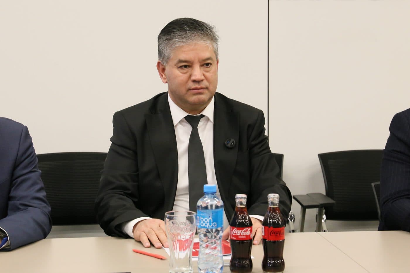 2026년 3월 27일 키르기스스탄 공화국 대통령 직속 투자국장, 비슈케크의 "코카콜라 비슈케크 보틀러스" 공장 방문