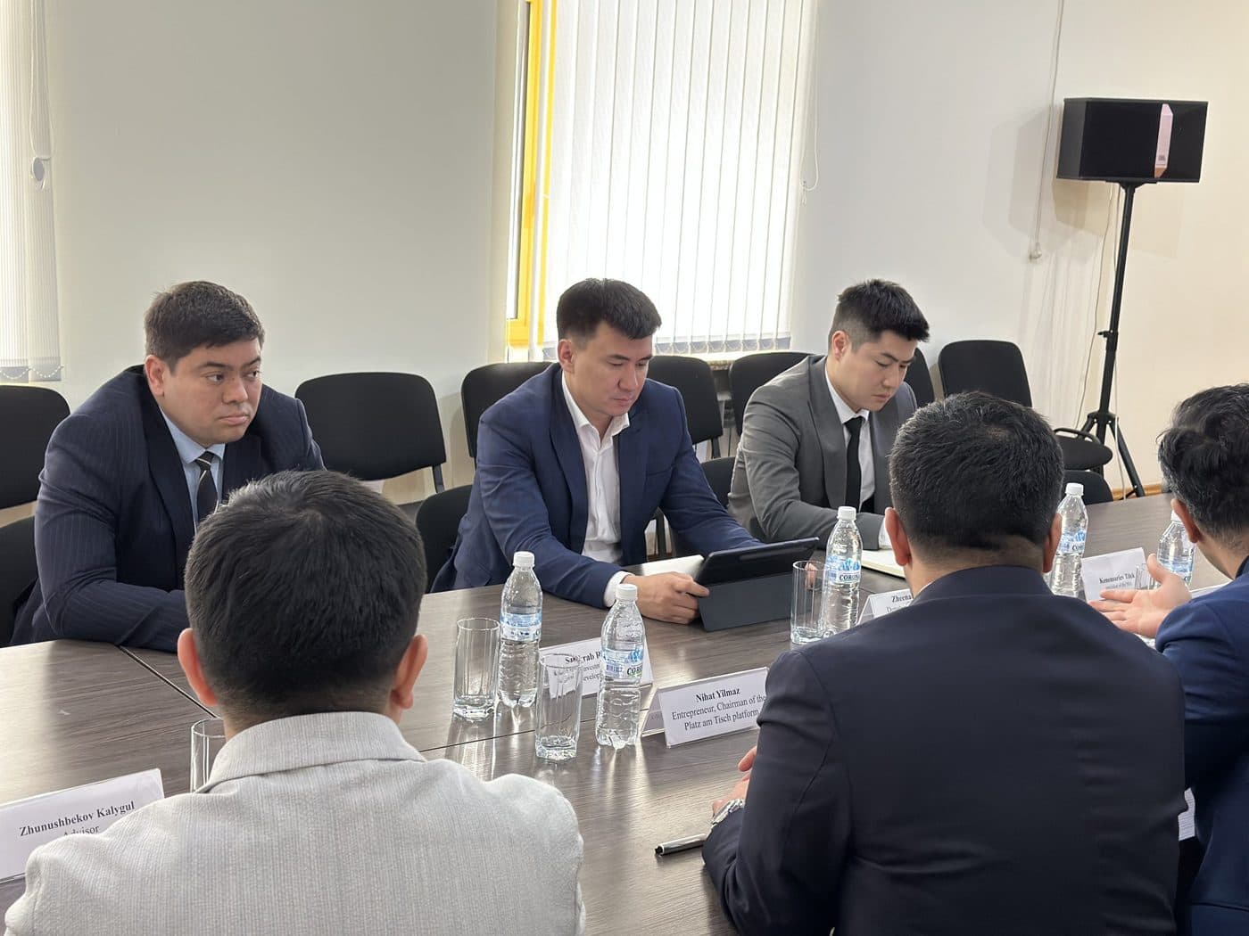 Hadi Teherani Group와 현대 디지털 및 '녹색' 에너지 분야 협력 논의