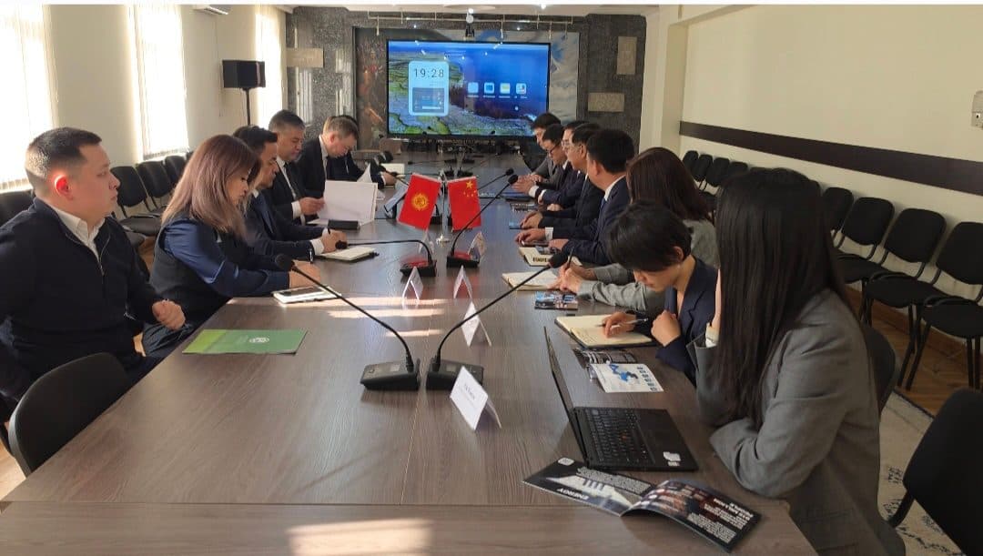 China Energy Engineering Investment Company менен кайра жаралуучу энергетика тармагындагы кызматташтык мүмкүнчүлүктөрү талкууланды