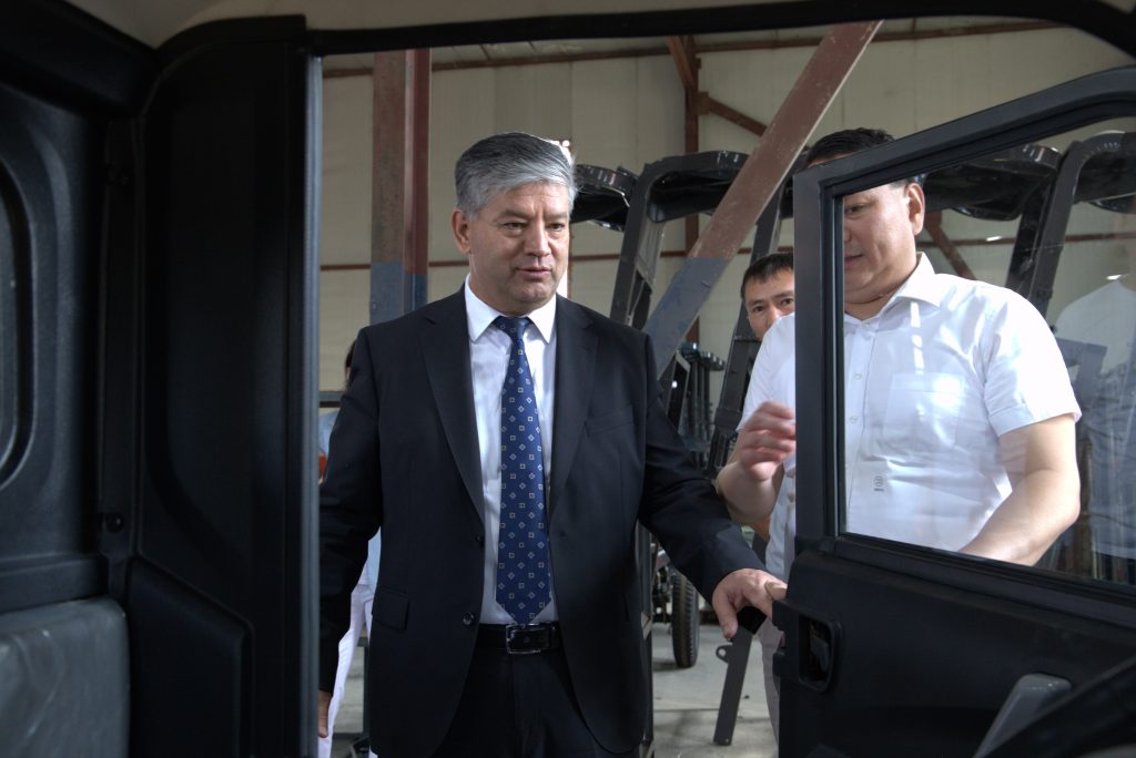 Кыргыз Республикасынын Президентине караштуу Инвестициялар боюнча улуттук агенттиктин директору Равшанбек Сабиров Бишкек ЭЭАда текшерүү жүргүздү.