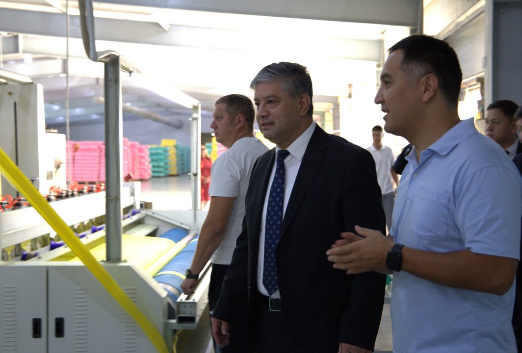 Кыргыз Республикасынын Президентине караштуу Инвестициялар боюнча улуттук агенттиктин директору Равшанбек Сабиров Бишкек ЭЭАда текшерүү жүргүздү.