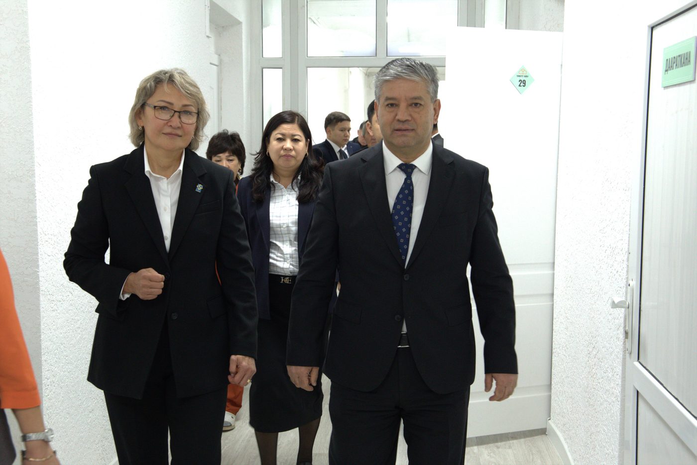 Кыргыз Республикасынын Президентине караштуу Инвестициялар боюнча улуттук агенттигинин директору карылар үйүнө барды