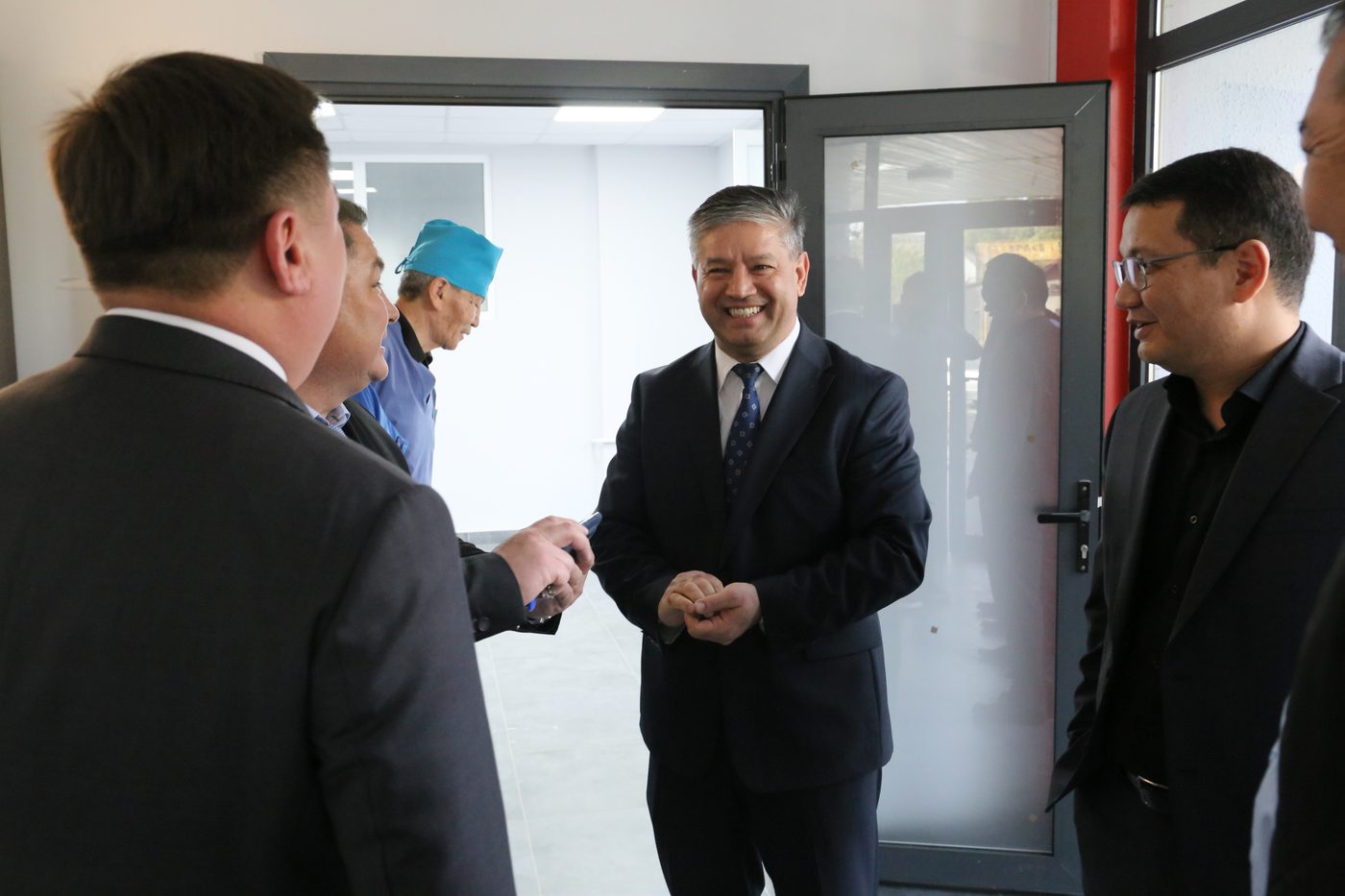 2025-жылдын 29-сентябрында Кыргыз Республикасынын Президентине караштуу Инвестициялар боюнча улуттук агенттиктин директору Сабиров Равшанбек Азатович Э.Х. Акрамов атындагы Чүй облустук бириккен ооруканасында МЖӨ долбоорун ишке ашыруунун жүрүшү менен таанышты.