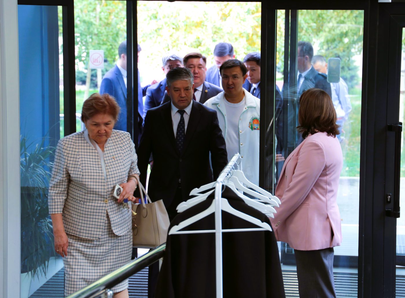 2025-жылдын 29-сентябрында Кыргыз Республикасынын Президентине караштуу Инвестициялар боюнча улуттук агенттиктин директору Сабиров Равшанбек Азатович Э.Х. Акрамов атындагы Чүй облустук бириккен ооруканасында МЖӨ долбоорун ишке ашыруунун жүрүшү менен таанышты.