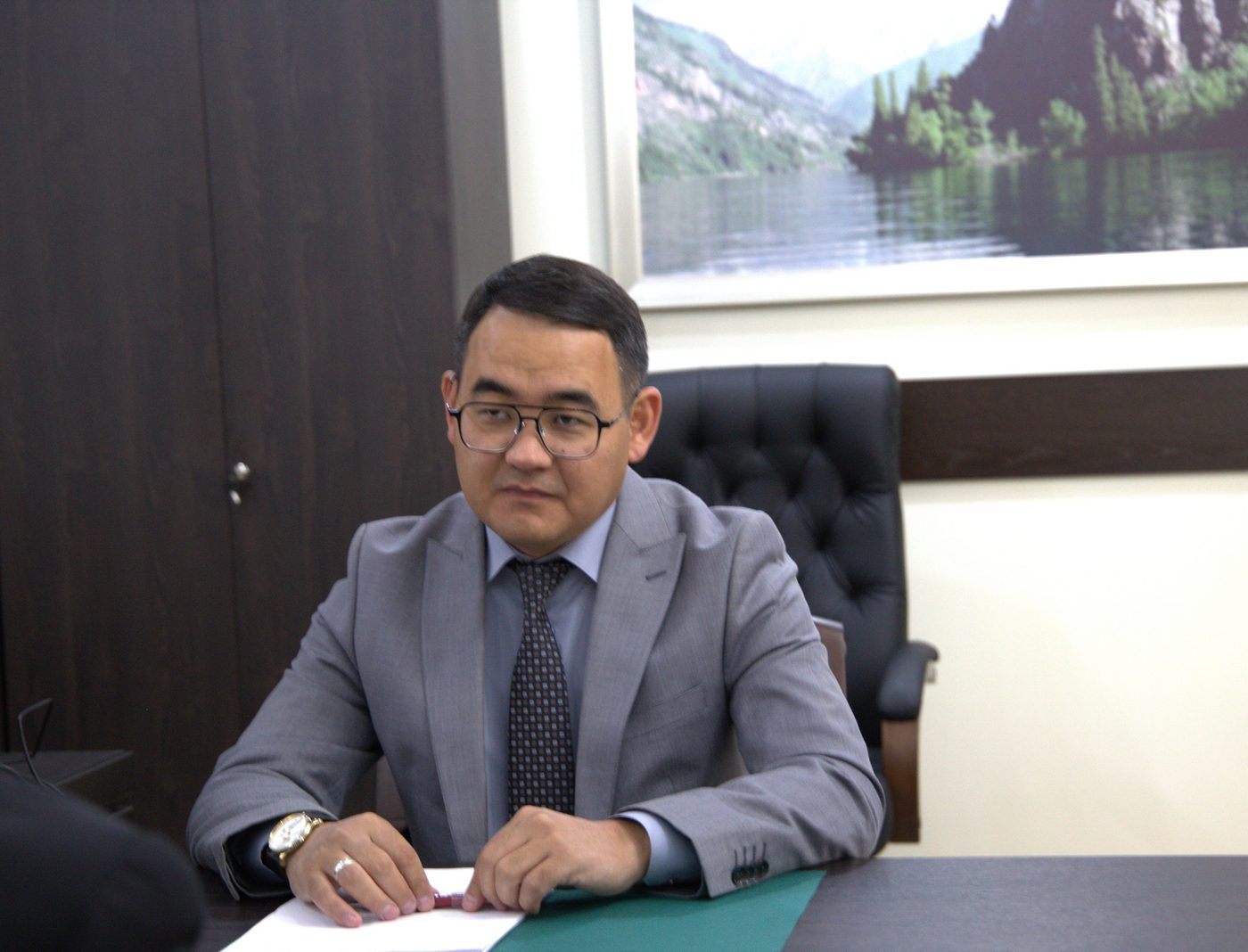 2025-жылдын 1-октябрында Кыргыз Республикасынын Инвестициялар боюнча улуттук агенттигинин директору Р.А.Сабировдун Кыргыз Республикасынын Экономика жана соода министрлигинин Түркия Республикасындагы соода өкүлү Эсенгул уулу Чыңгыз менен жумушчу жолугушуусу болуп өттү.