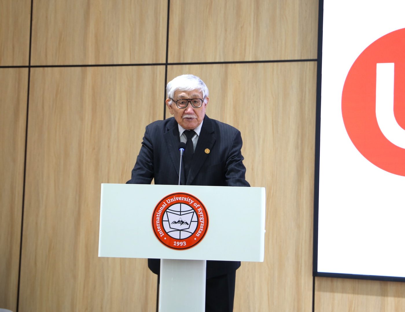 การเปิดศูนย์นวัตกรรม U Nexus Hub ที่มหาวิทยาลัยนานาชาติของสาธารณรัฐคีร์กีซ