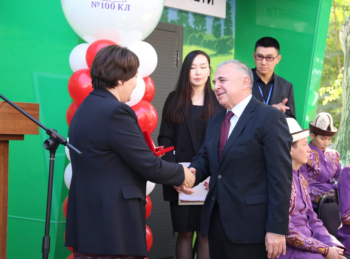 นาย ร. อ. ซาบีรอฟ เข้าร่วมงานเฉลิมฉลองครบรอบ 100 ปี ของวิทยาลัยอาชีพ 85 แห่ง และพิธีเปิดศูนย์การเรียนรู้ด้านพลังงานสีเขียว