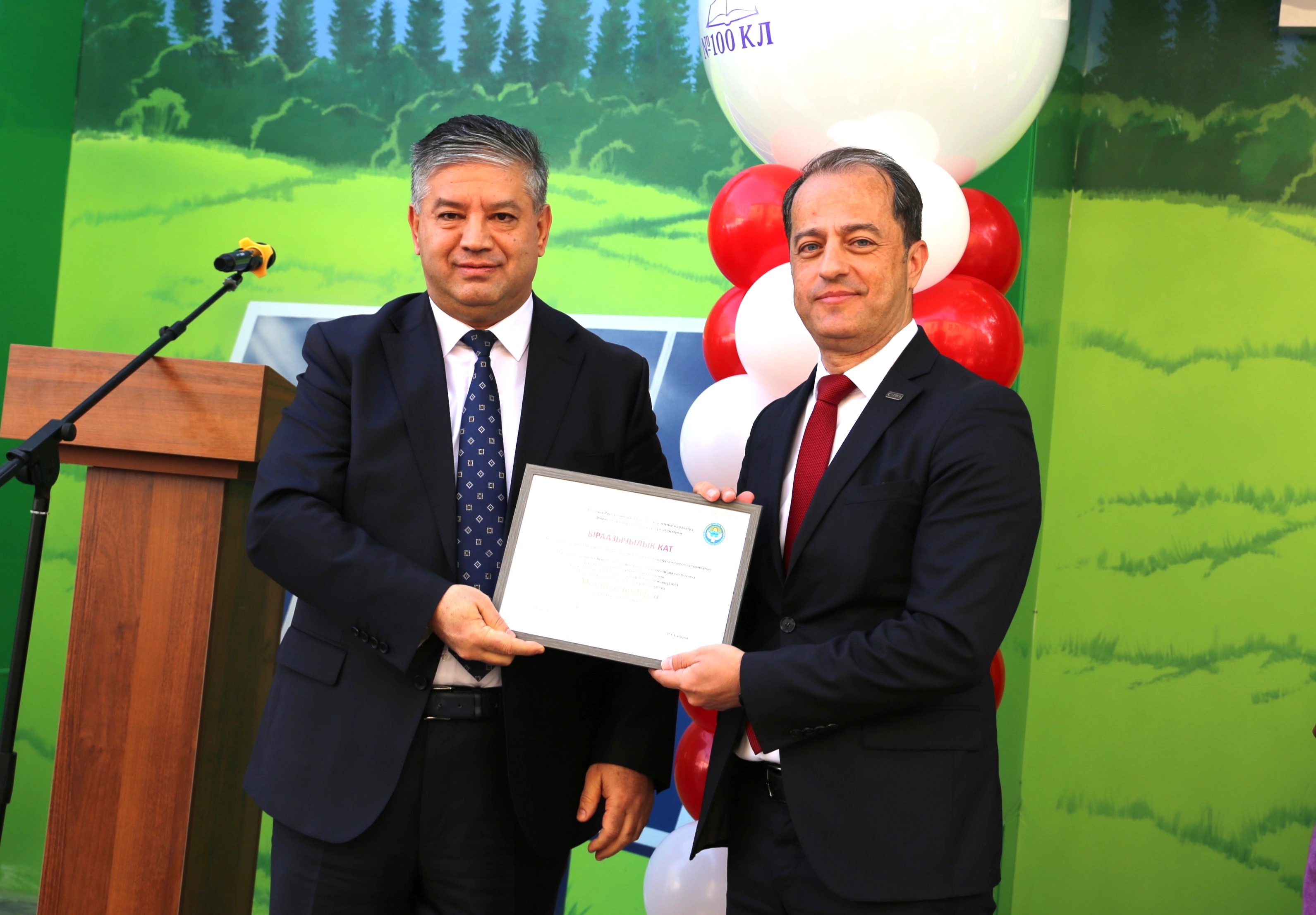 นาย ร. อ. ซาบีรอฟ เข้าร่วมงานเฉลิมฉลองครบรอบ 100 ปี ของวิทยาลัยอาชีพ 85 แห่ง และพิธีเปิดศูนย์การเรียนรู้ด้านพลังงานสีเขียว