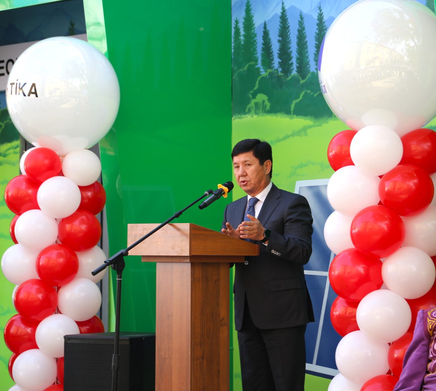 นาย ร. อ. ซาบีรอฟ เข้าร่วมงานเฉลิมฉลองครบรอบ 100 ปี ของวิทยาลัยอาชีพ 85 แห่ง และพิธีเปิดศูนย์การเรียนรู้ด้านพลังงานสีเขียว