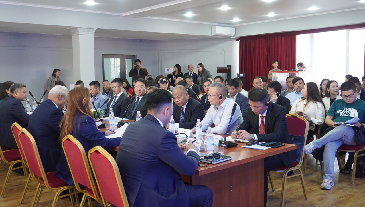 Кыргыз Республикасынын Президентине караштуу Инвестициялар боюнча улуттук агенттиги Бишкекте өткөн Кыргыз-Кытай (СУАР) Ишкер кеңешинин экинчи жыйынына катышты.