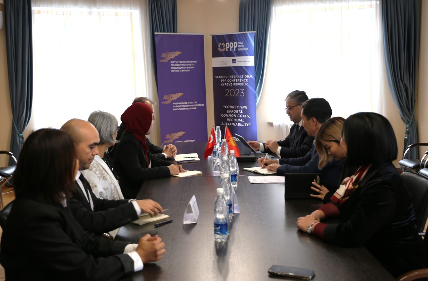 Кыргыз Республикасынын Президентине караштуу Инвестициялар боюнча Улуттук агенттикте Улуттук агенттиктин директору Р.А. Сабиров менен Түрк кызматташтык жана координация агенттигинин (TIKA) Кыргызстандагы координатору Мехмет Бодур мырзанын ортосунда жолугушуу болуп өттү.