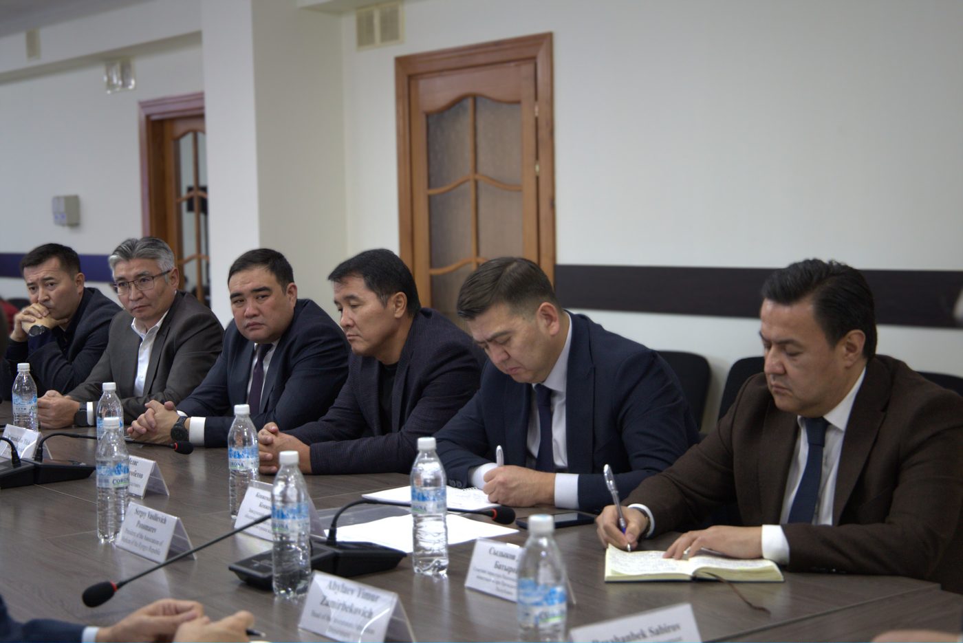 Инвестициялар боюнча улуттук агенттик Кыргызстандын Куруучулар союзунун өкүлдөрү менен жолугушту