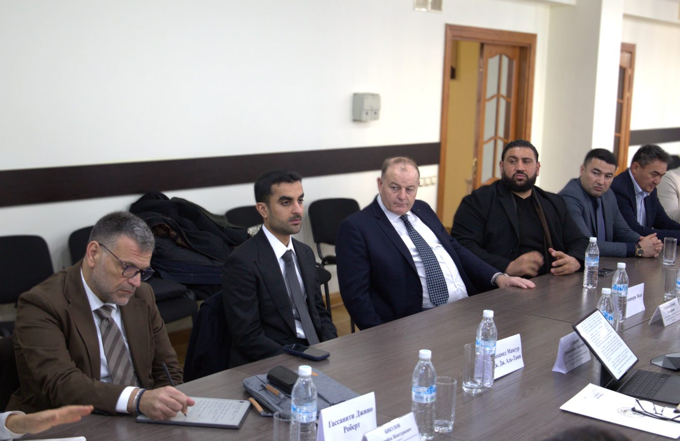 Al Mansour Holding делегациясы менен жолугушуу