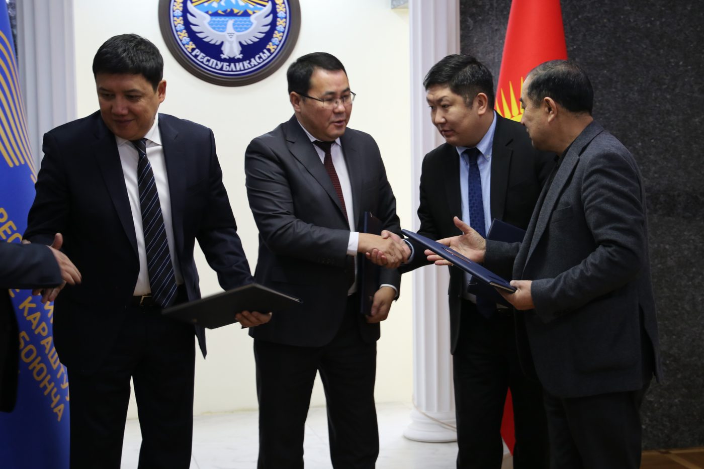 Бишкек шаарында Бишкек шаарынын Батыш айланма жолу боюнча МЖӨ долбооруна байланыштуу кызматташтык жөнүндө меморандумга кол коюлду