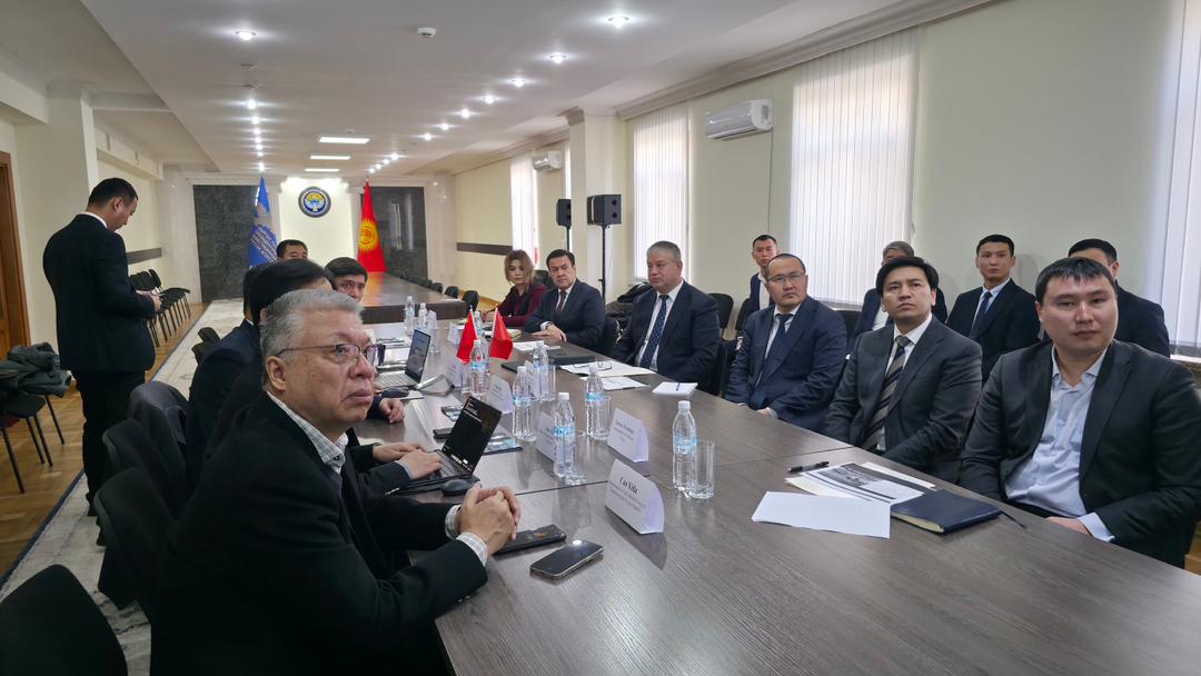 Равшанбек Сабиров Shaanxi Taifaxian Industrial Group Co., Ltd. компаниясынын өкүлдөрү менен жолугушту