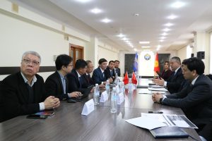 Равшанбек Сабиров Shaanxi Taifaxian Industrial Group Co., Ltd. компаниясынын өкүлдөрү менен жолугушту