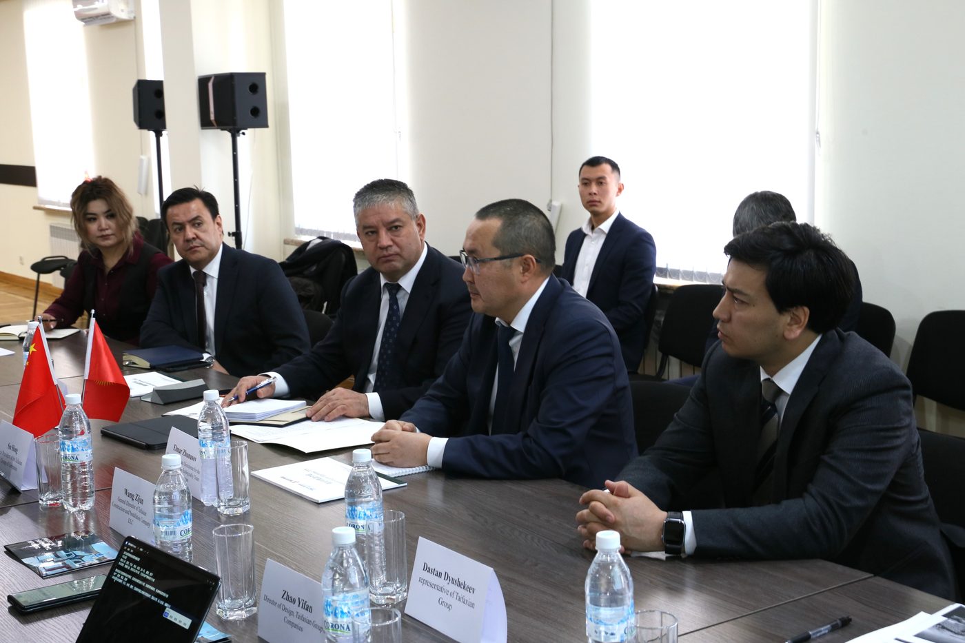 Равшанбек Сабиров Shaanxi Taifaxian Industrial Group Co., Ltd. компаниясынын өкүлдөрү менен жолугушту