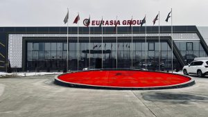 Кыргыз Республикасынын Президентине караштуу Инвестициялар боюнча улуттук агенттиктин башчысы Равшанбек Сабиров Ош облусундагы «Евразия Групп» тигүү фабрикасына барды