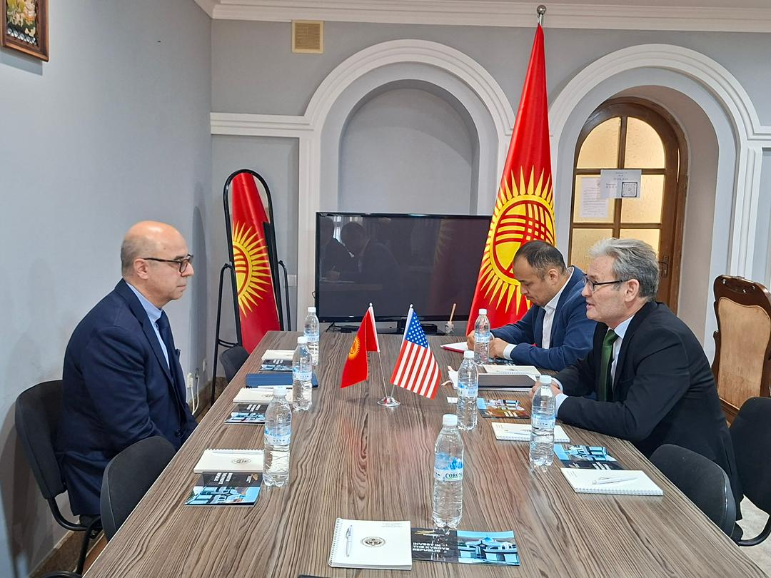 Бишкекте америкалык компаниялардын катышуусунда эки тараптуу жолугушуулар өтүүдө