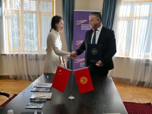 Кыргыз Республикасынын Президентине караштуу Инвестициялар боюнча улуттук агенттик кытай компанияларынын өкүлдөрү менен кызматташуу жөнүндө Меморандумга кол койду