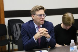 Инвестициялар боюнча улуттук агенттиктин башчысы менен Дүйнөлүк банктын Кыргызстандагы өкүлчүлүгүнүн жолугушуусу болуп өттү