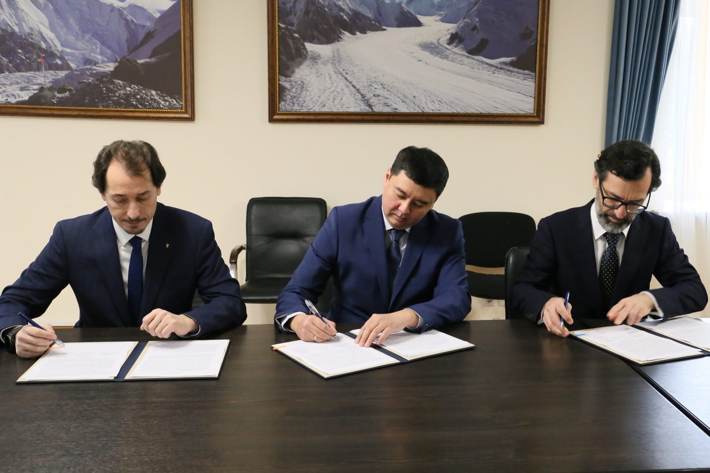 Нарын облусунда күн электр станциясын куруу долбоору боюнча Турукташтыруу режимине кол коюлду