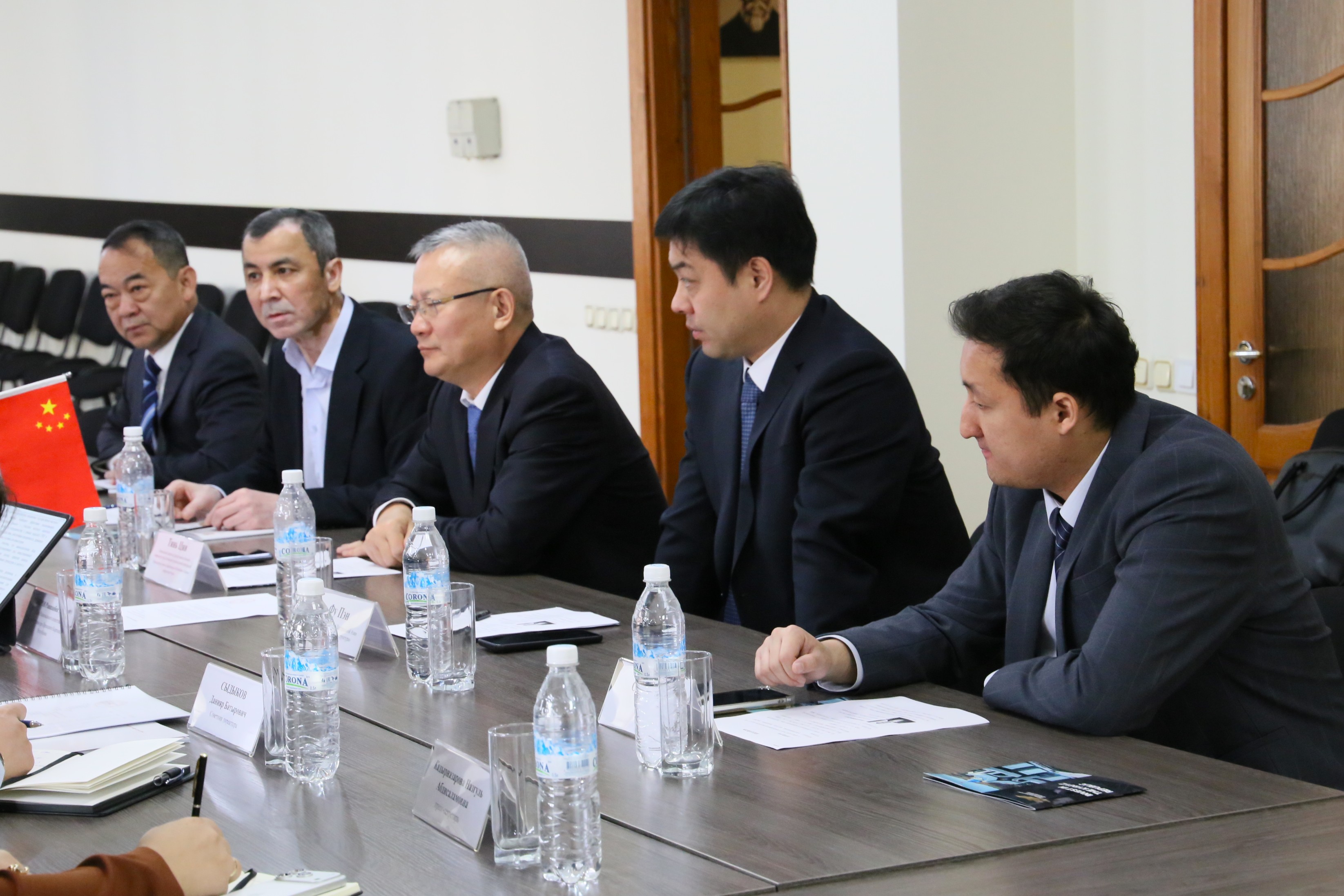 Инвестициялар боюнча улуттук агенттикте CSCEC менен инфраструктуралык долбоорлорго инвестицияларды тартуу маселелери талкууланды