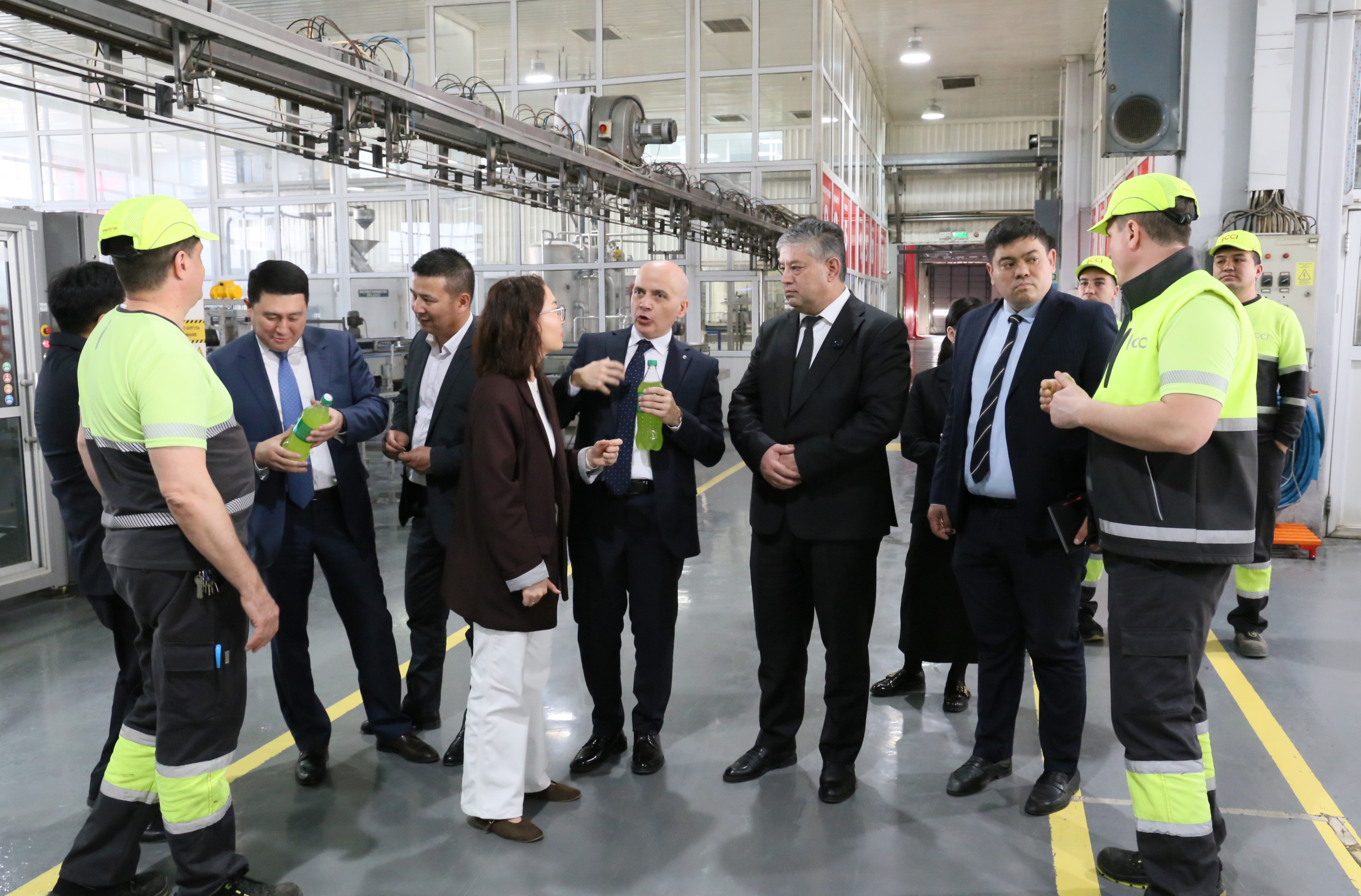 2026-жылдын 27-мартында Кыргыз Республикасынын Президентине караштуу Инвестициялар боюнча улуттук агенттиктин Башчысы Бишкек шаарындагы ЖЧК «Кока-Кола Бишкек Боттлерс» заводуна иш сапары менен барды