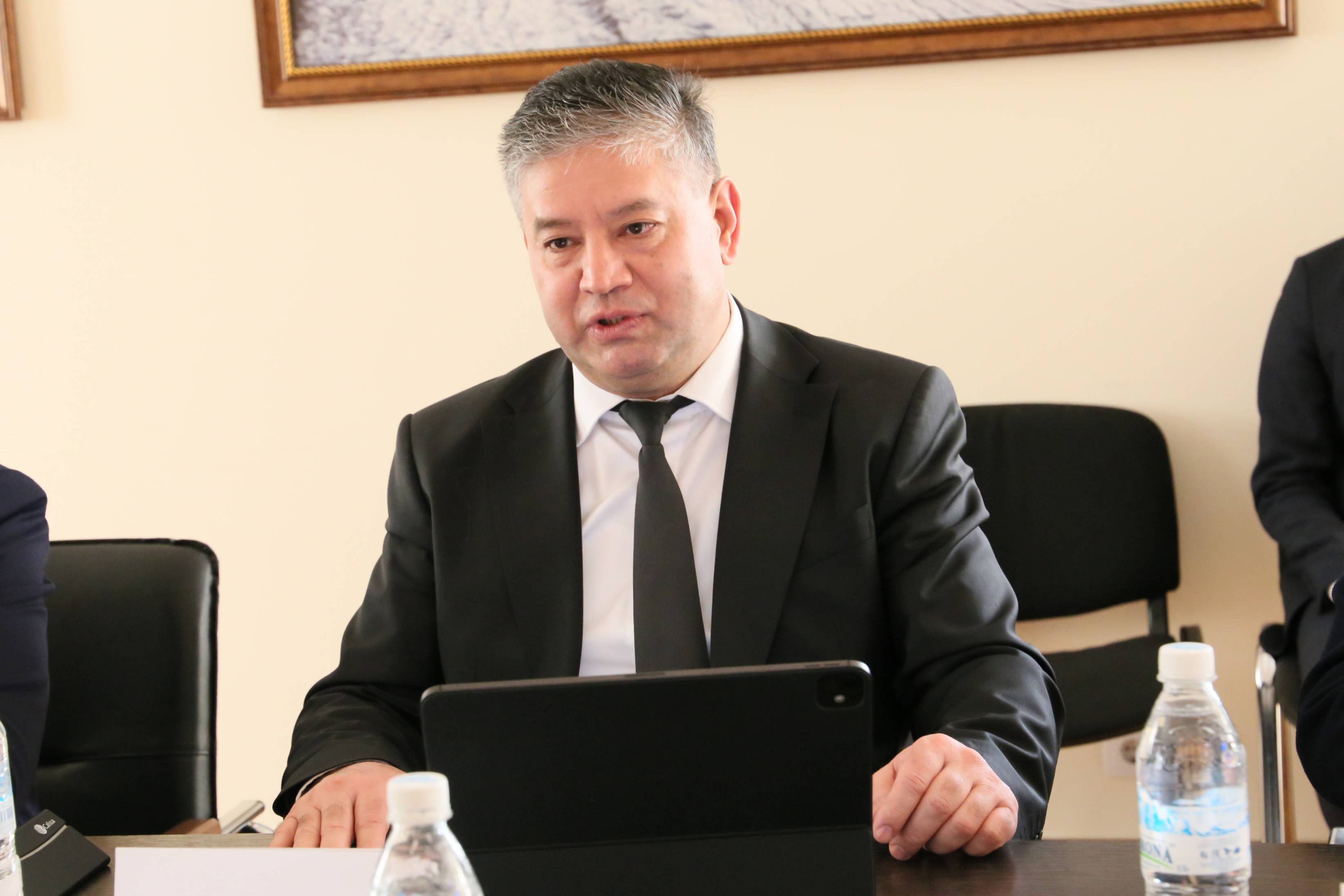 Кыргызстан эл аралык өнөктөштөр менен инвестициялык кызматташууну кеңейтүүдө