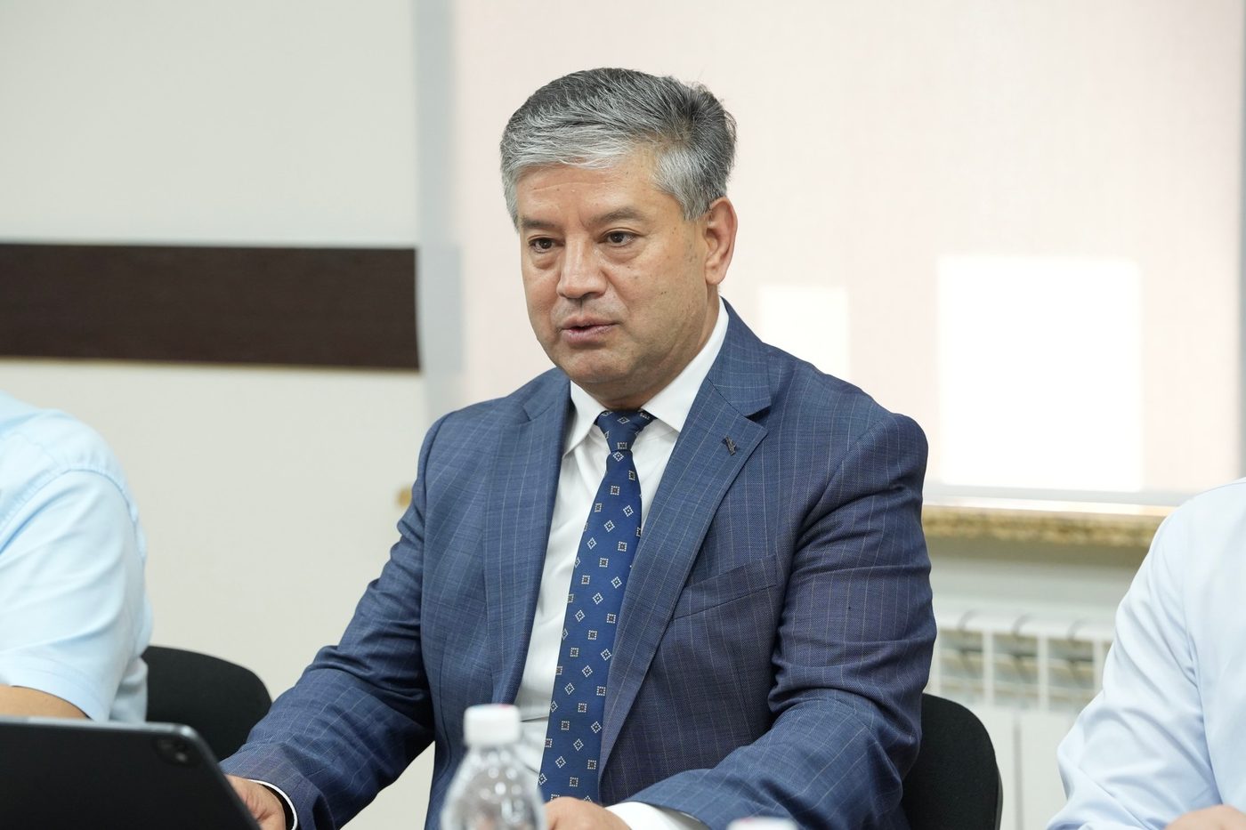 Discussione sulla cooperazione investimenti tra Kyrgyzstan e Corea
