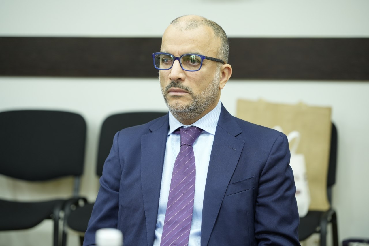 قرغيزستان وعمان يناقشان مستقبل التعاون الاستثماري