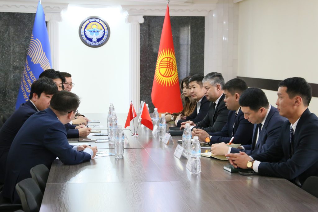 Кыргызстан «жашыл» энергетика тармагында инвестициялык кызматташууну кеңейтүүдө