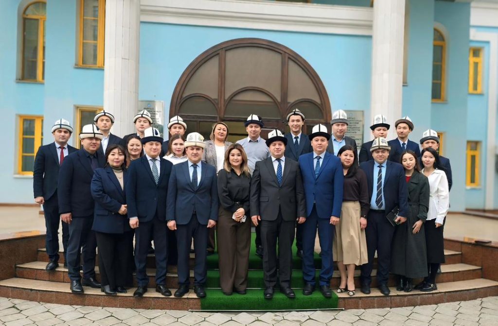 Инвестициялар боюнча улуттук агенттик Ак калпак күнүн белгиледи