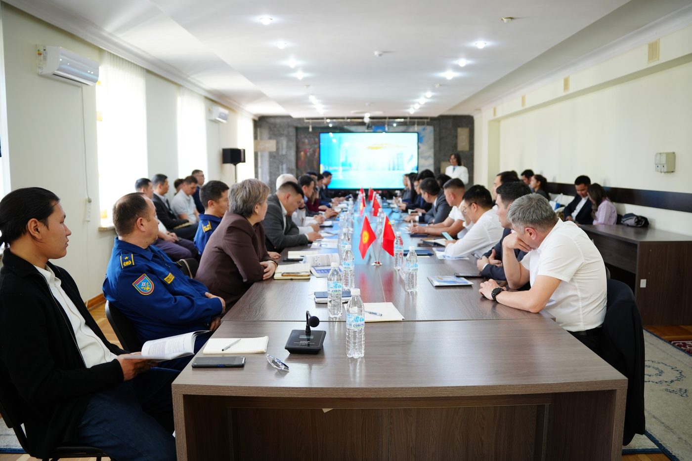 การประชุมกับนักลงทุนชาวจีนเกี่ยวกับเทคโนโลยีดิจิทัลและการลงทุน